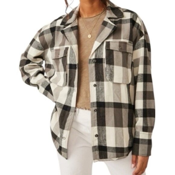 Free People M We The Free Izzie Cargo Shirt Shacket Flannel Plaid Black/Cream - Picture 1 of 11